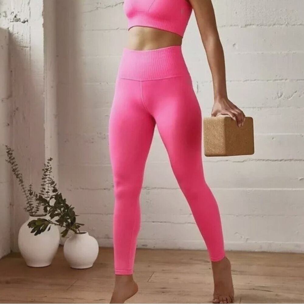 Free People Movement Good Karma Seamless Knit High Rise Pink Legging Size Medium
